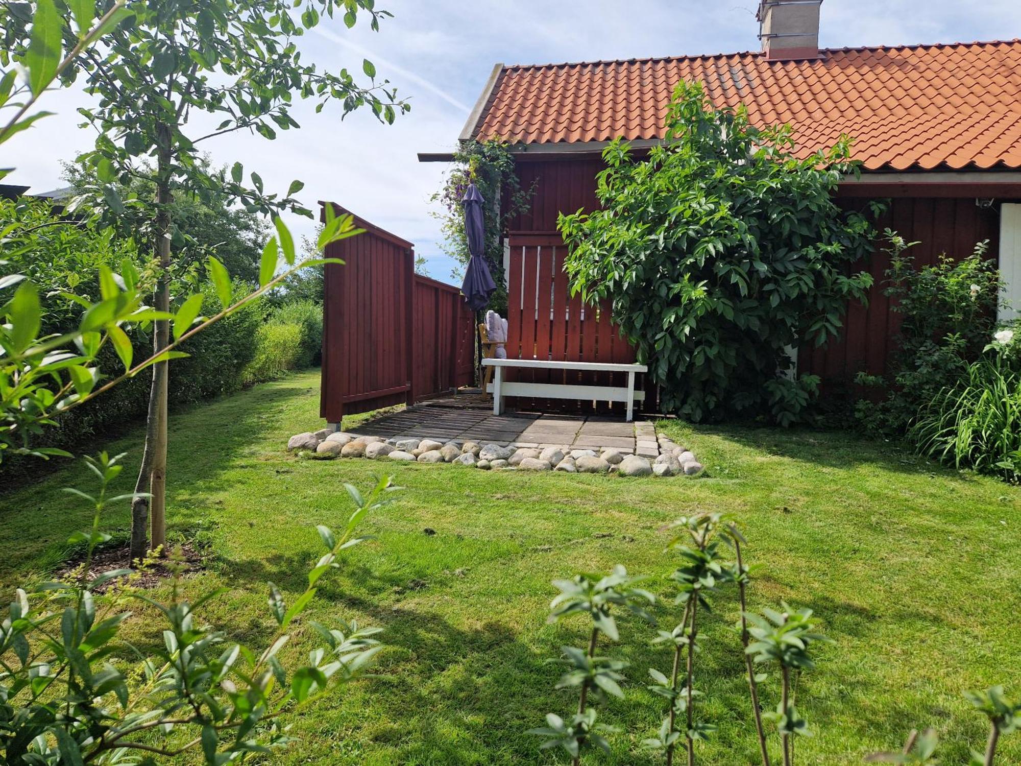 Rustik Gaeststuga Med Lantlig Kaensla Naera Feriehus *